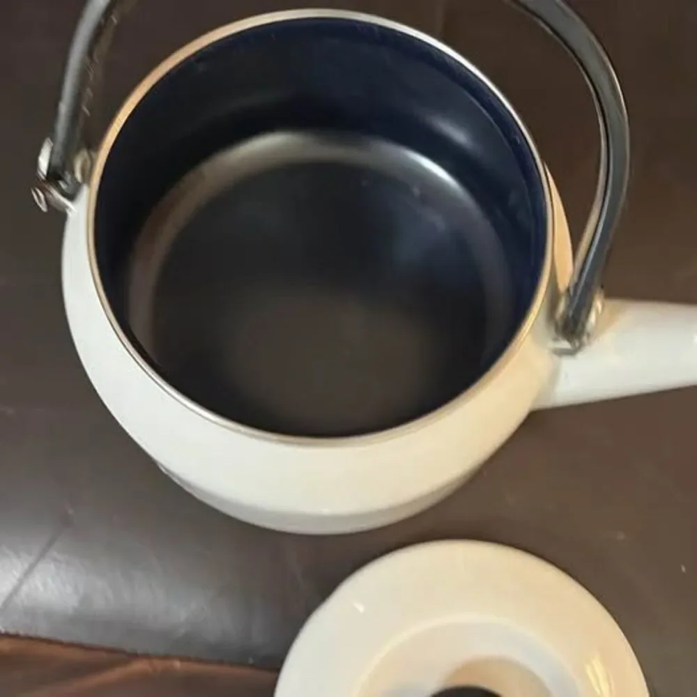 Siam Fuji Ware 2.0 qt Enamel Tea Kettle